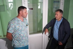 Игорь Кобзев поручил усилить работу по привлечению кадров в Тайшетскую районную больницу