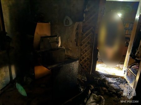 Огнеборцы спасли мужчину на пожаре в Чите