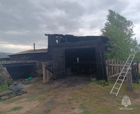 Женщина получила ожоги на пожаре в Чернышевском районе
