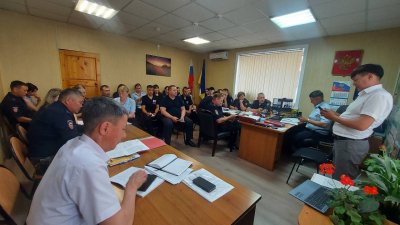 В Бурятии член Общественного совета при региональном МВД провел семинар-занятие для полицейских Мухоршибирского района