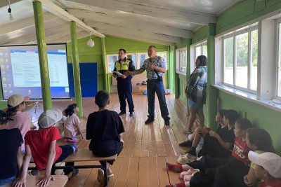 В Джидинском районе полицейские и общественники посетили детский оздоровительный лагерь «Черемушки»