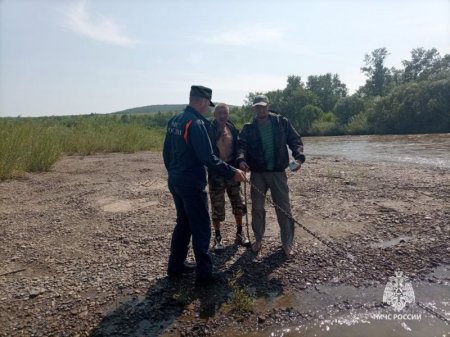 Спасатели МЧС России пришли на помощь рыбакам в Забайкалье